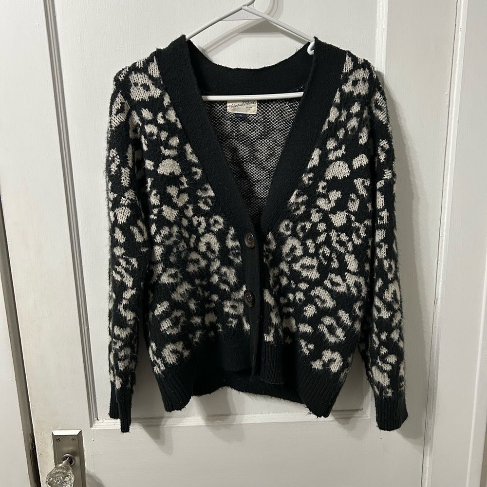 Universal Thread leopard Cardigan
